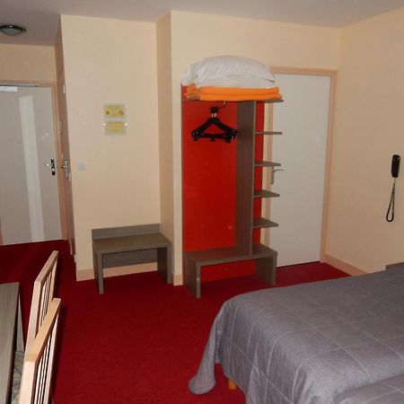 Logis Hotel Saint-Hubert กูร์-เชอแวร์นี ห้อง รูปภาพ