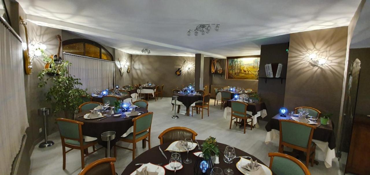 Logis Hotel Saint-Hubert กูร์-เชอแวร์นี ภายนอก รูปภาพ