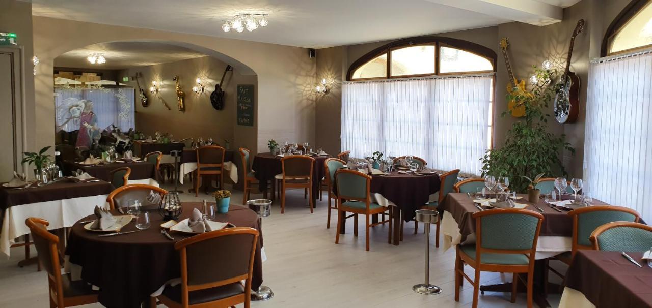 Logis Hotel Saint-Hubert กูร์-เชอแวร์นี ภายนอก รูปภาพ