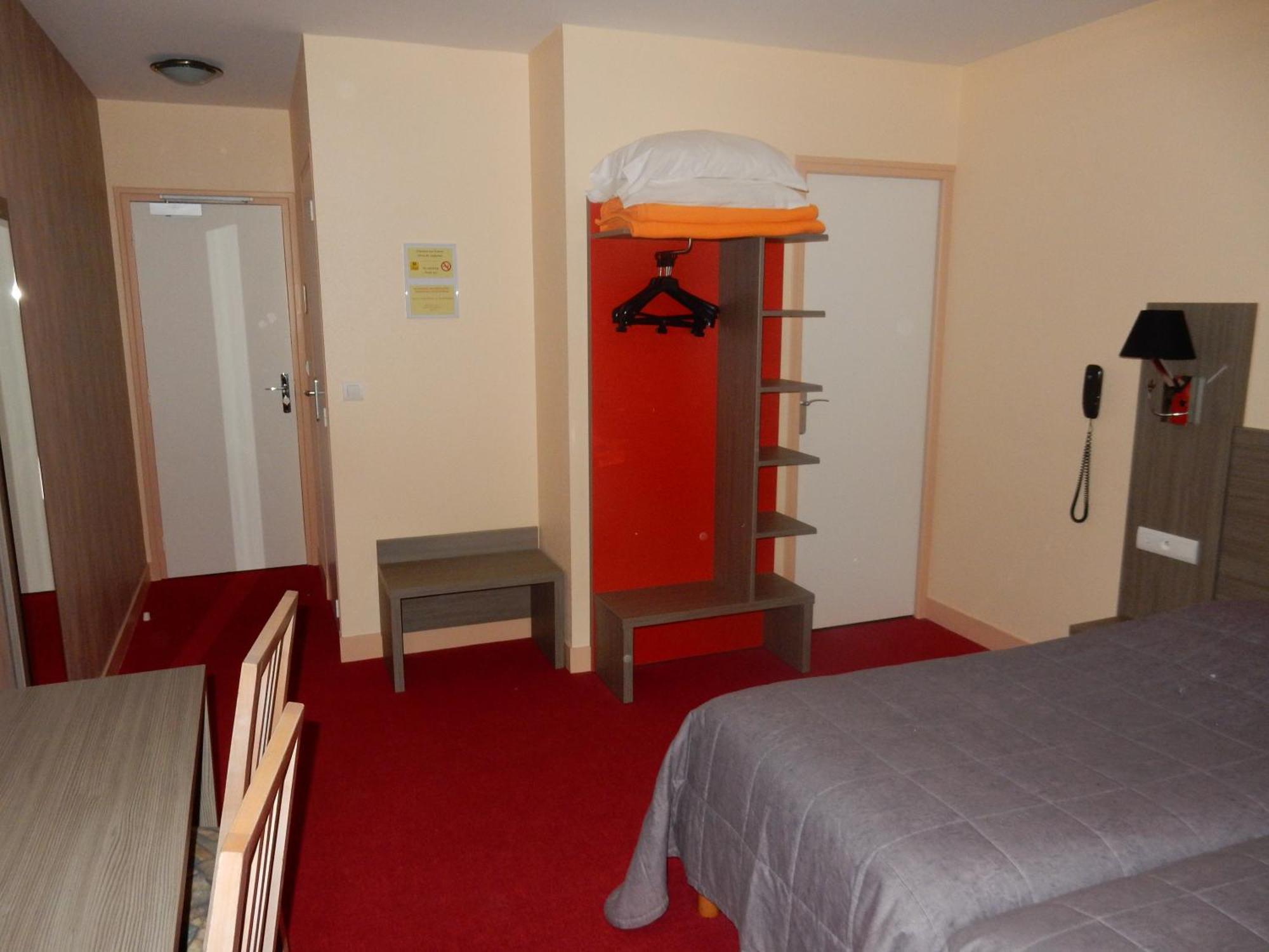 Logis Hotel Saint-Hubert กูร์-เชอแวร์นี ห้อง รูปภาพ