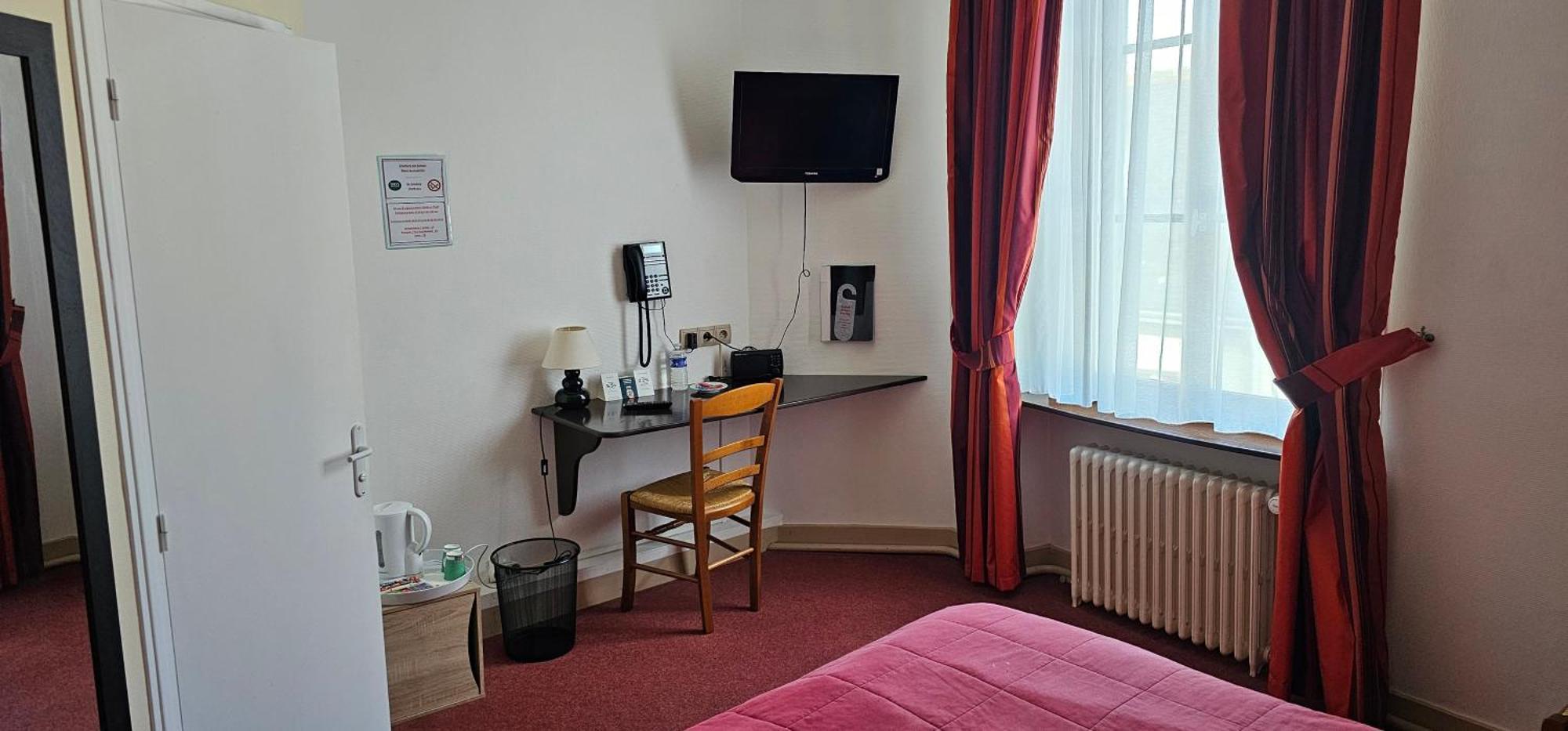 Logis Hotel Saint-Hubert กูร์-เชอแวร์นี ภายนอก รูปภาพ