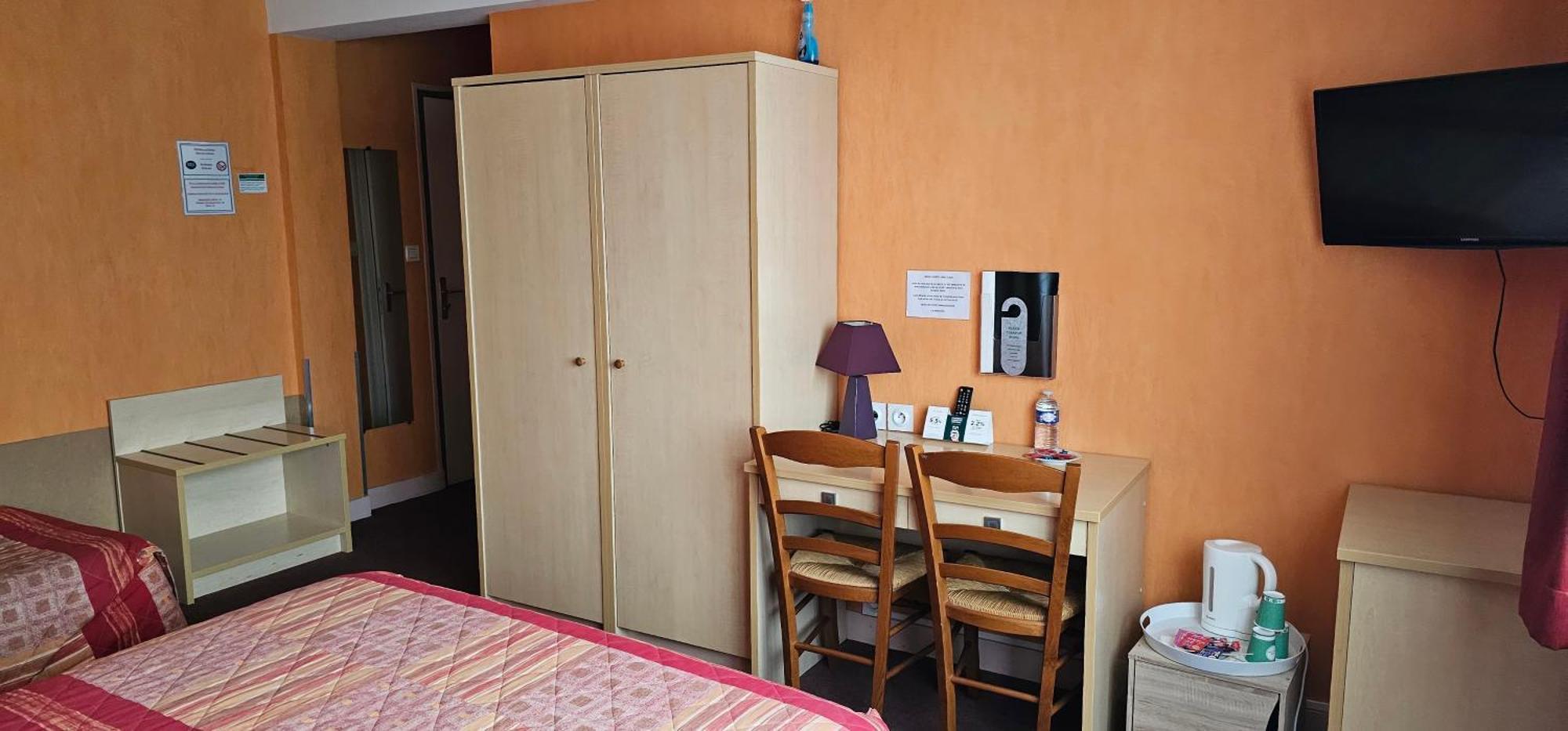 Logis Hotel Saint-Hubert กูร์-เชอแวร์นี ภายนอก รูปภาพ