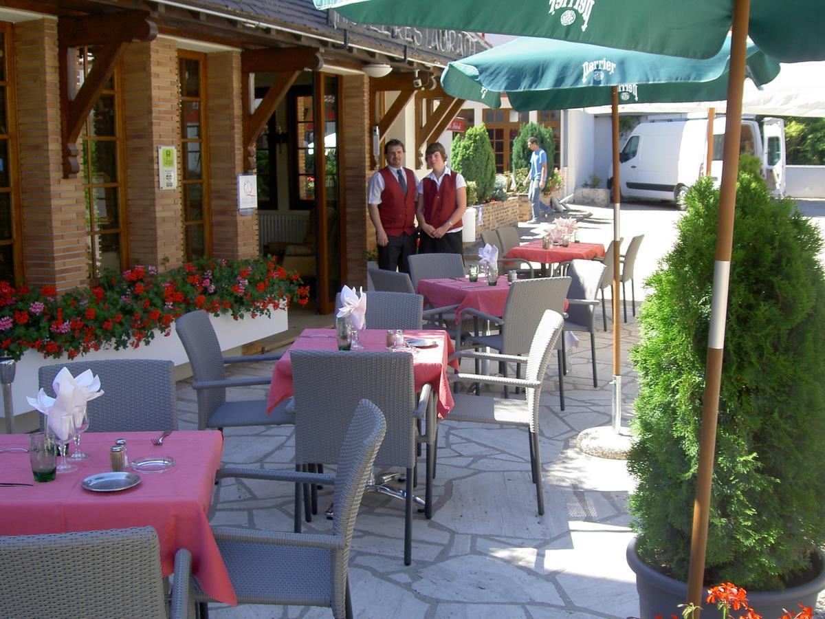 Logis Hotel Saint-Hubert กูร์-เชอแวร์นี ภายนอก รูปภาพ