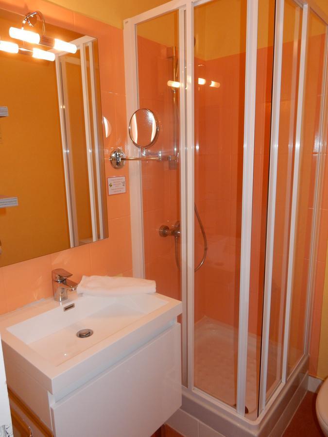 Logis Hotel Saint-Hubert กูร์-เชอแวร์นี ภายนอก รูปภาพ