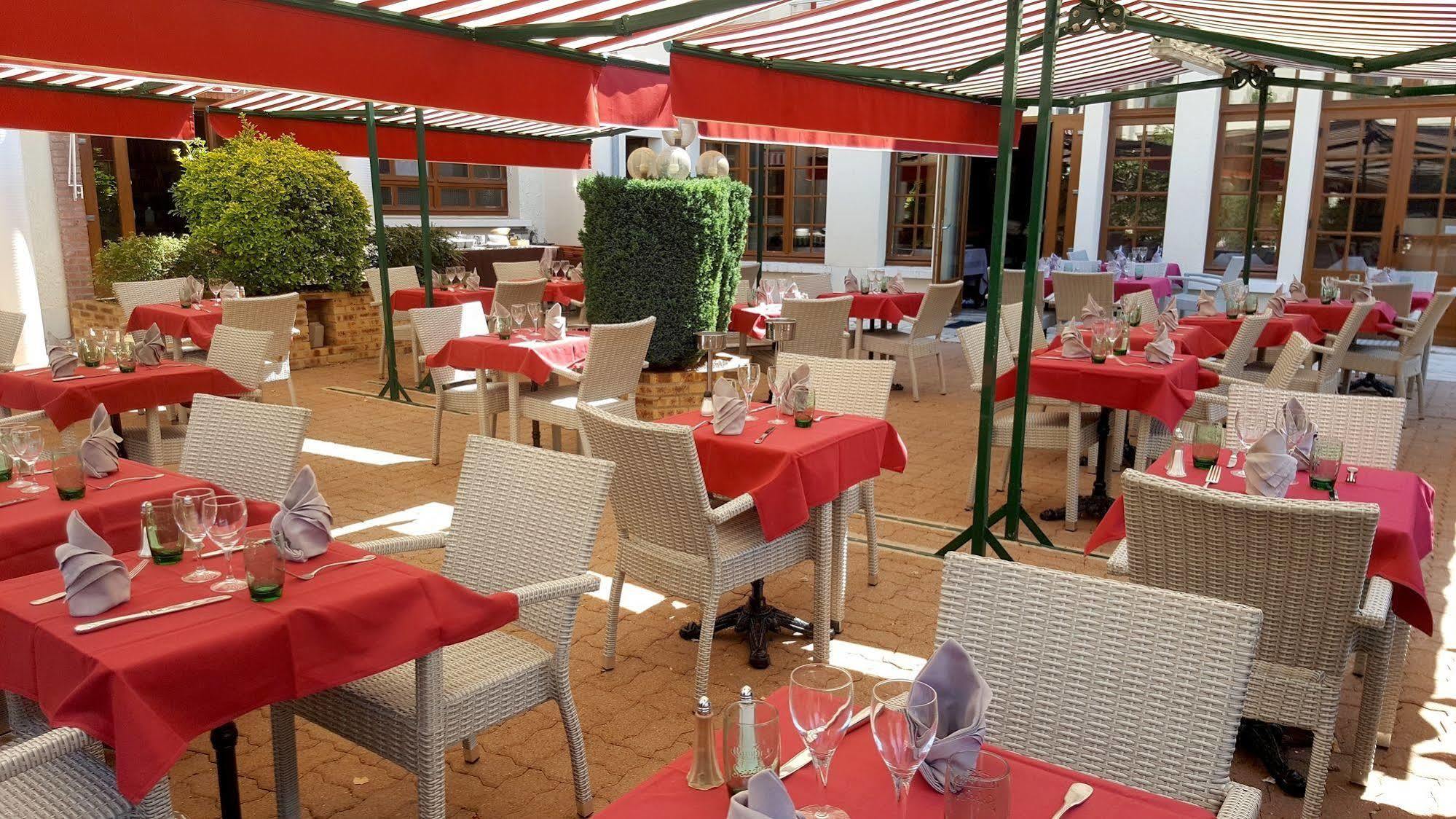 Logis Hotel Saint-Hubert กูร์-เชอแวร์นี ภายนอก รูปภาพ